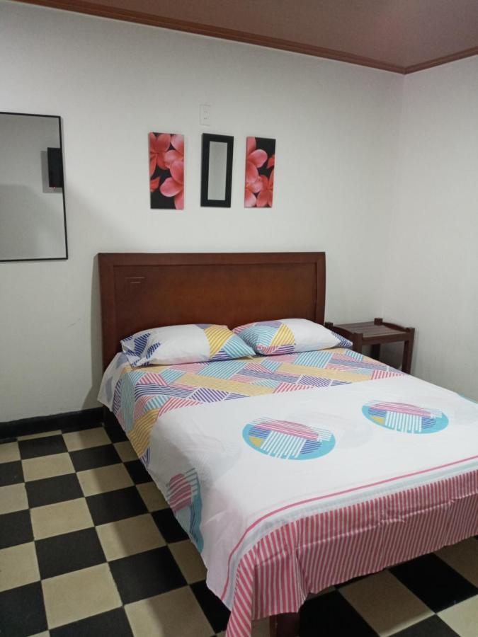 Hospedaje Santa Bárbara Guadalajara de Buga Exterior foto