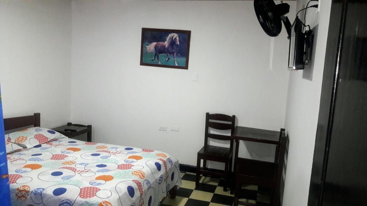 Hospedaje Santa Bárbara Guadalajara de Buga Exterior foto