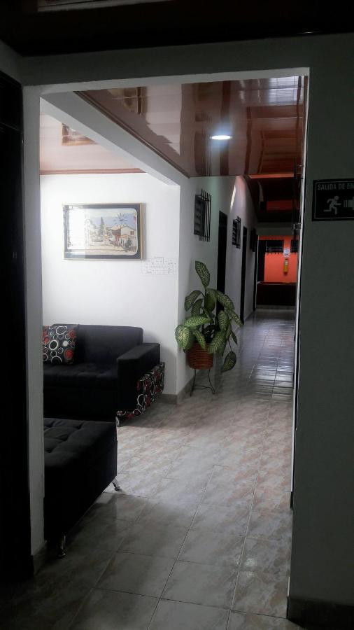 Hospedaje Santa Bárbara Guadalajara de Buga Exterior foto
