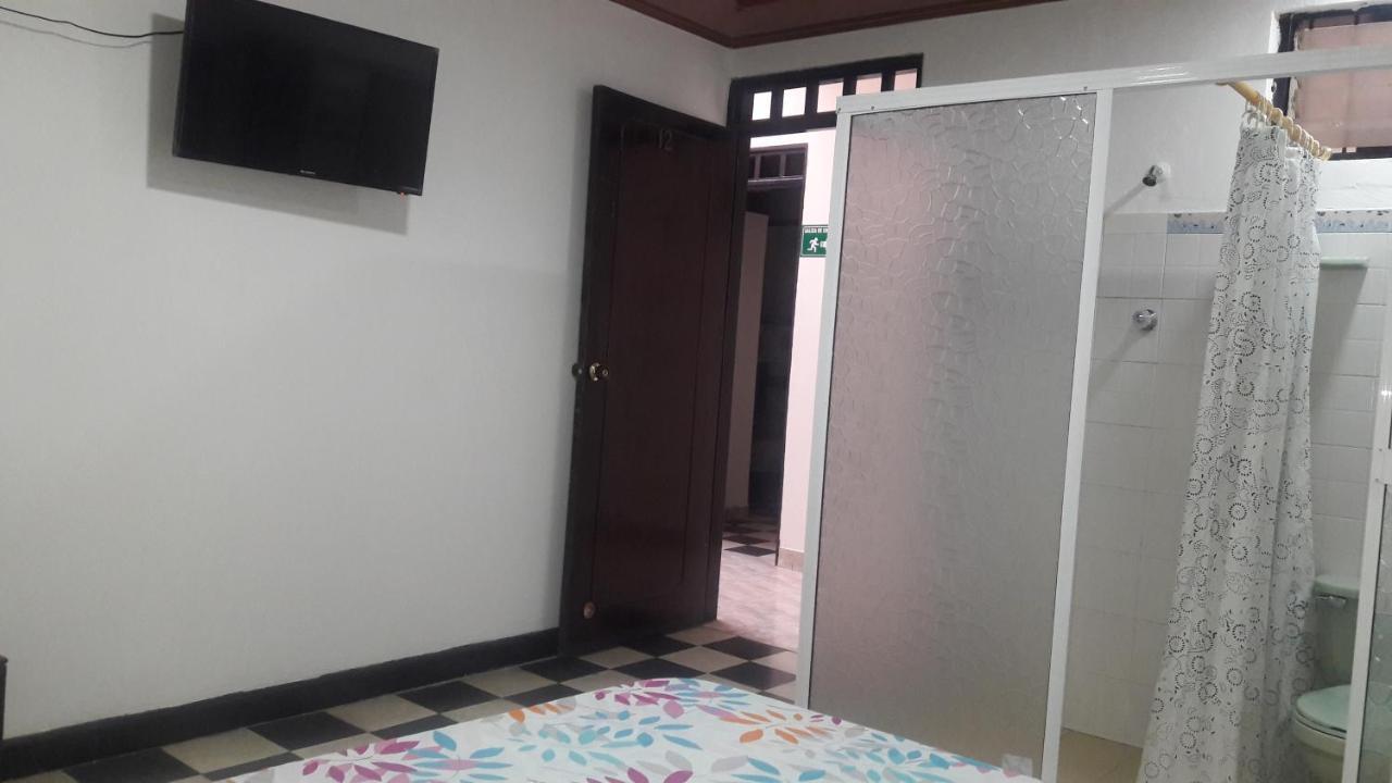 Hospedaje Santa Bárbara Guadalajara de Buga Exterior foto